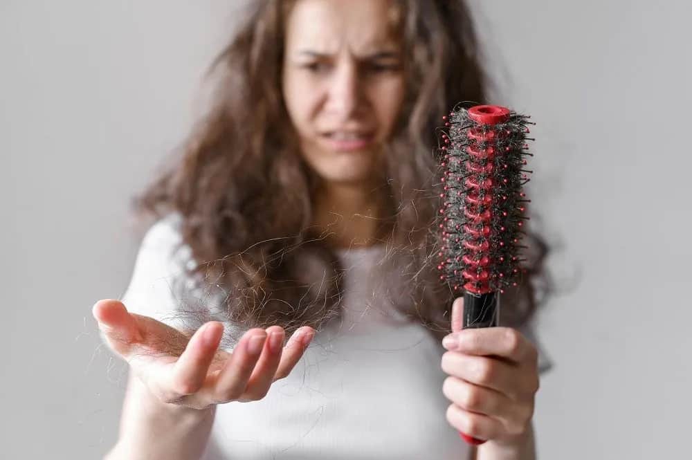 چرا دچار ریزش مو می شویم